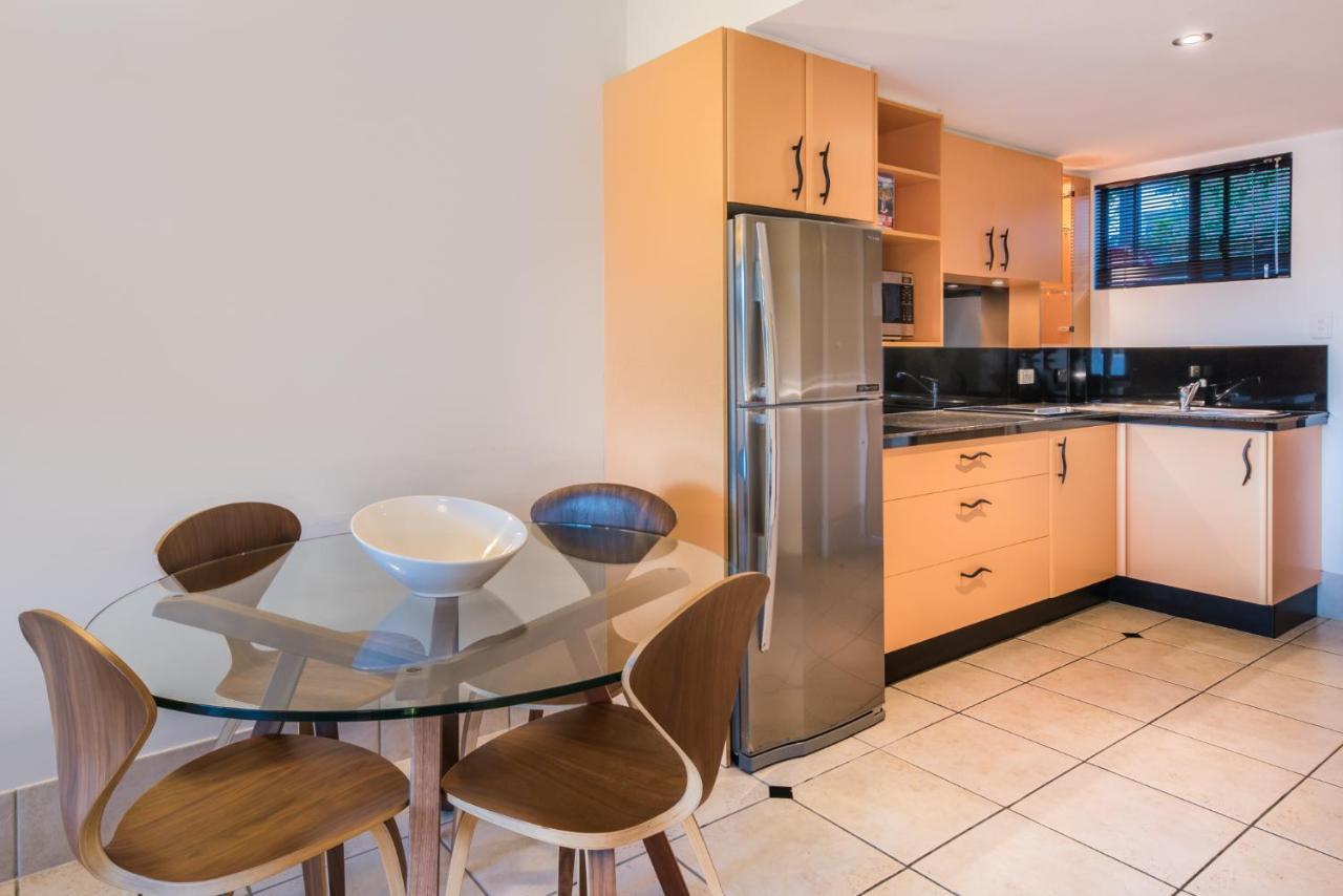 Aparthotel At Waterfront Whitsunday Retreat - Adults Only Airlie Beach Exterior foto